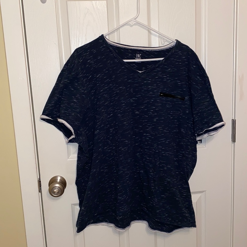 Men’s T-shirt.